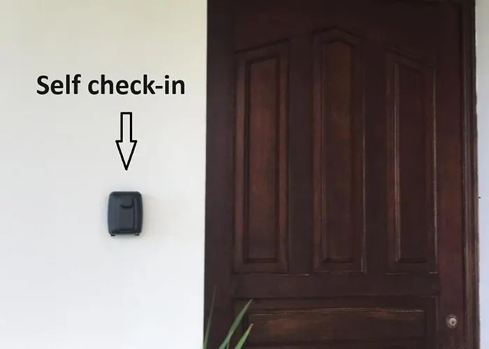 Vivenda Flor * Πόντα Ντελγκάντα